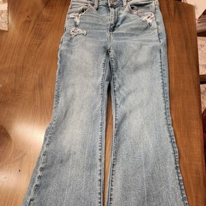 ❌️❌️ SOLD ❌️❌️American Eagle Women's Size 2 Short Flare Distressed jeans.